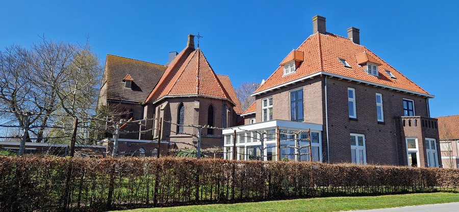 File:Voormalige pastorie, nu woonhuis, Kamerlingswijk WZ, Zwartemeer. Rijksmonument.jpg