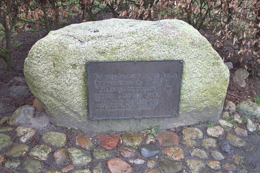 File:Vledderveen - Joods monument-2016-001.jpg