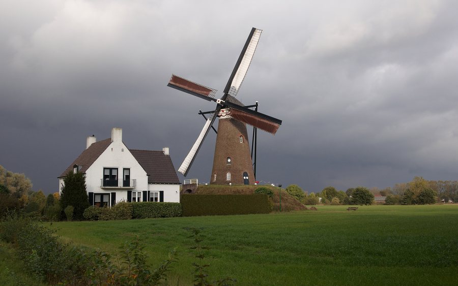 File:Nuenen molen De-Roosdonck A.jpg