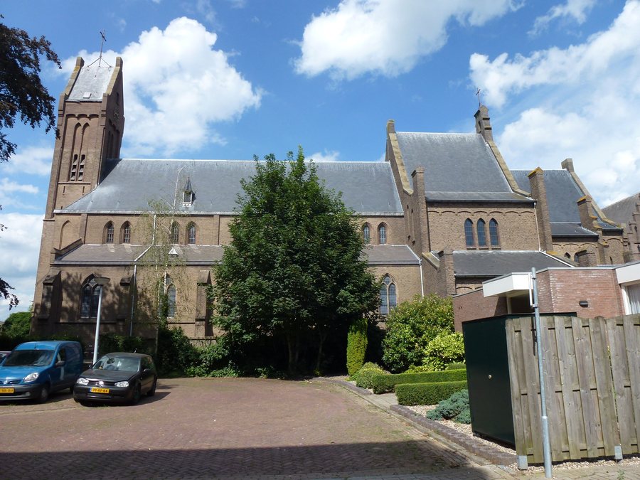 File:Rijnwaarden, Lobith RK kerk.JPG