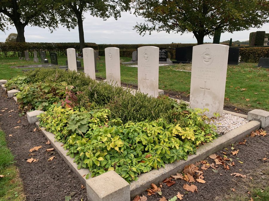 File:Commonwealth War graves - The Netherlands - Hoogersmilde General Cemetery.jpg