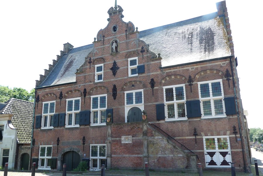 File:Stadhuis, Ooltgensplaat P1390360.jpg