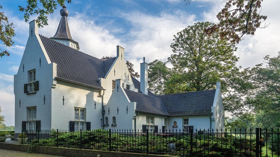 File:Achterzijde van 'Kasteel' Cranendonck te Soerendonk (21755059300).jpg
