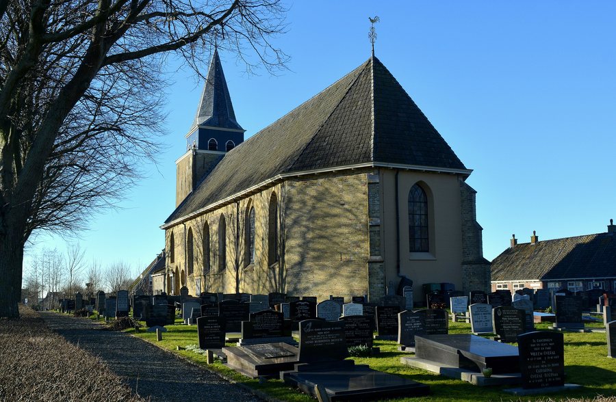 File:Achlum, Gertrudistsjerke.jpg