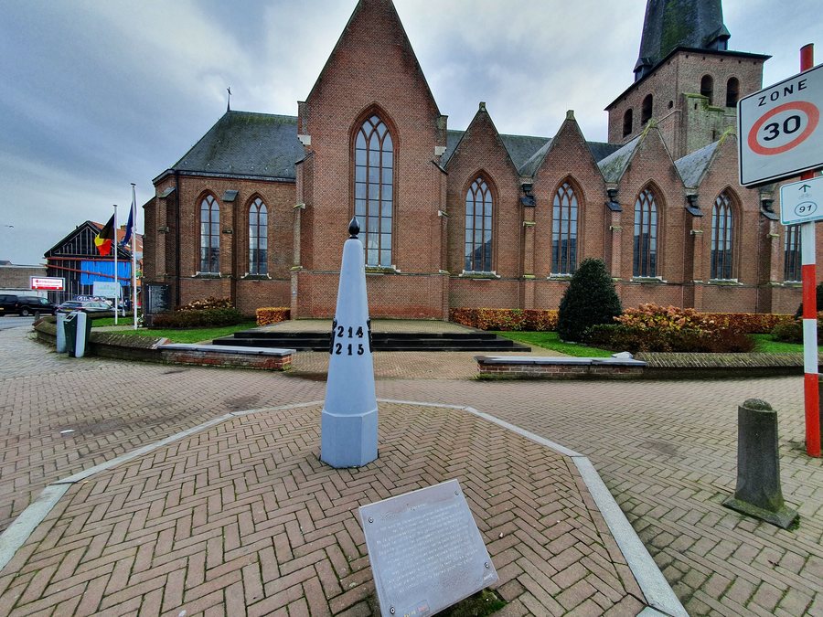 File:Baarle-Nassau grenspaal.jpg