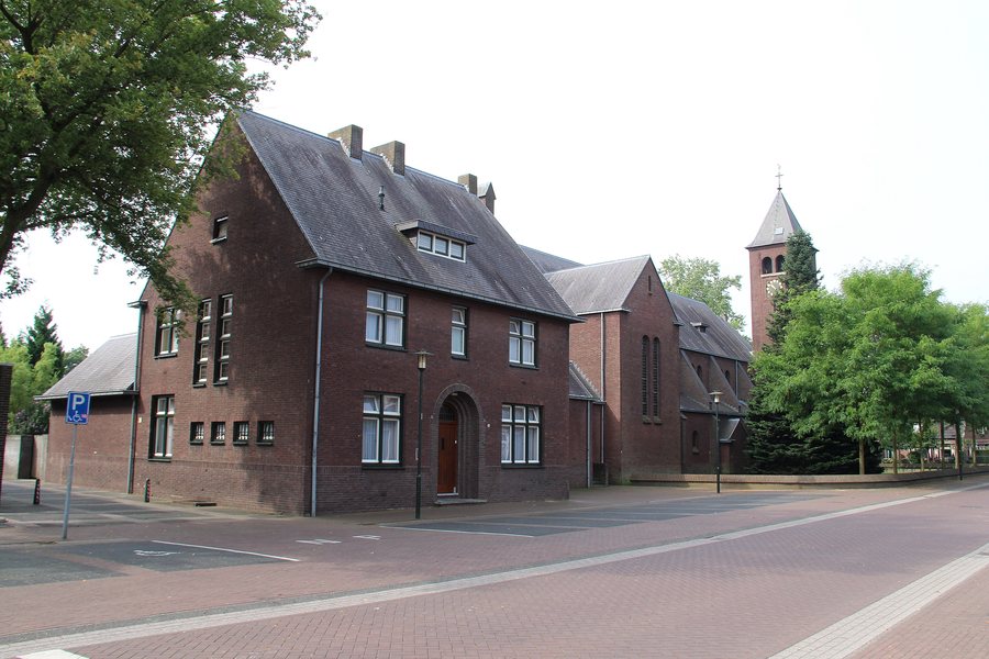 File:Hegelsom - Pastoor Debijestraat 4 Pastorie.jpg