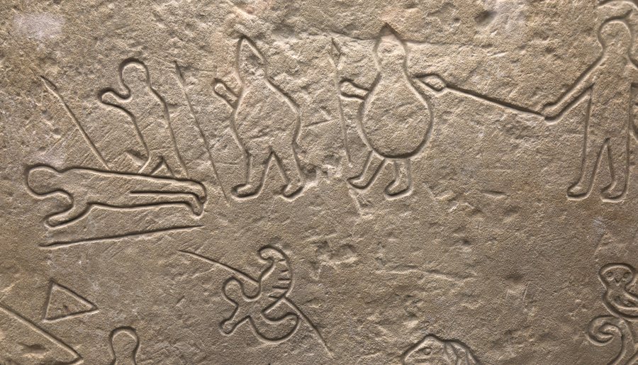 File:Popoli italici, stele con scene di combattimento e di caccia, sul retro iscrizione sinistrorsa non decifrata, da novilara (PU), 550-500 ac ca. 02.jpg
