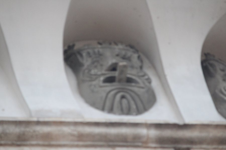 File:Mascherone di Acquaviva delle Fonti.jpg