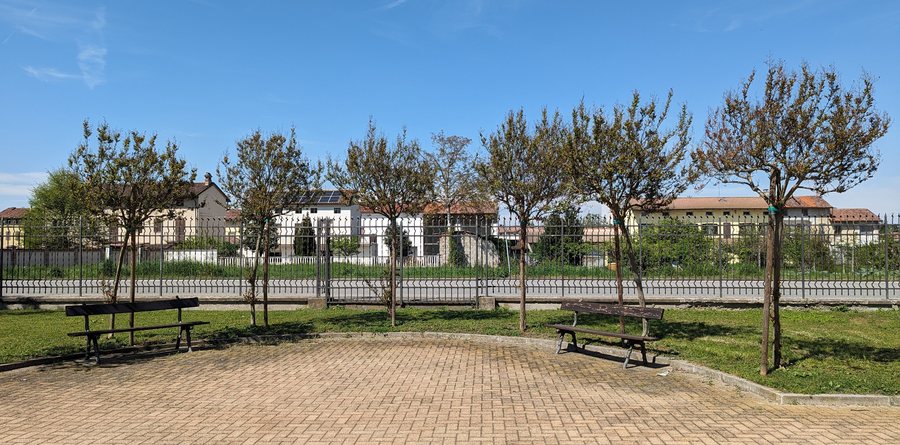 File:Cimitero Morano sul Po 02.jpg