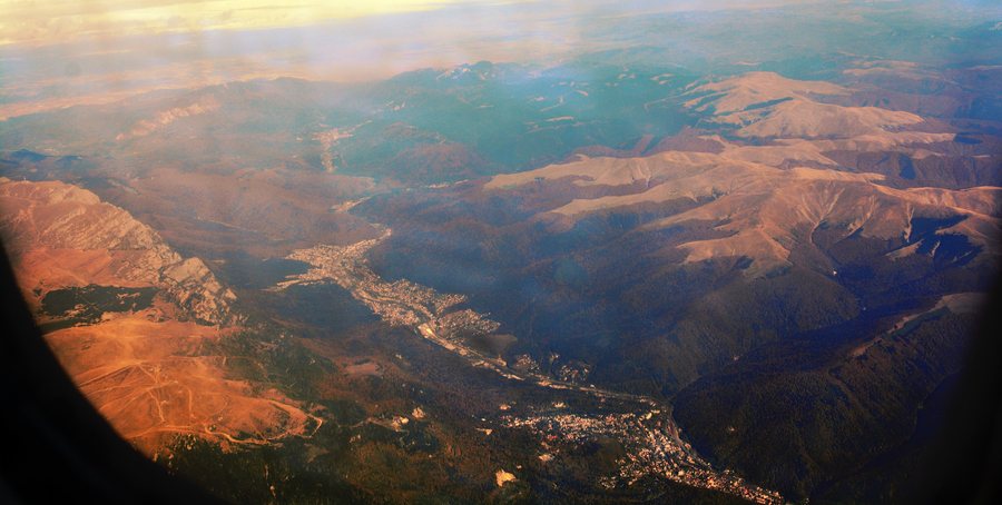 File:Aerial photograph looking north by east toward Piatra Arsă and Bușteni, Prahova County, Romania 02.jpg