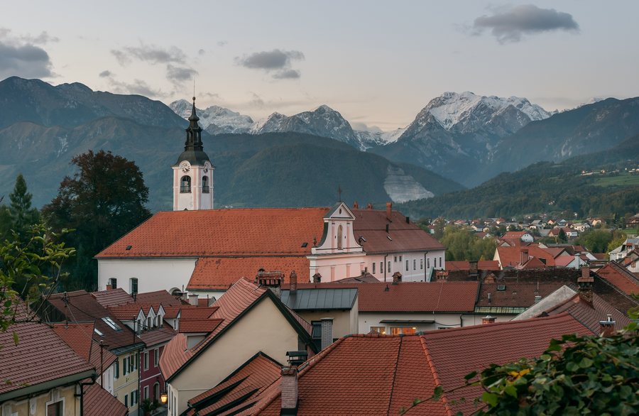 File:St James church in Kamnik (1).jpg