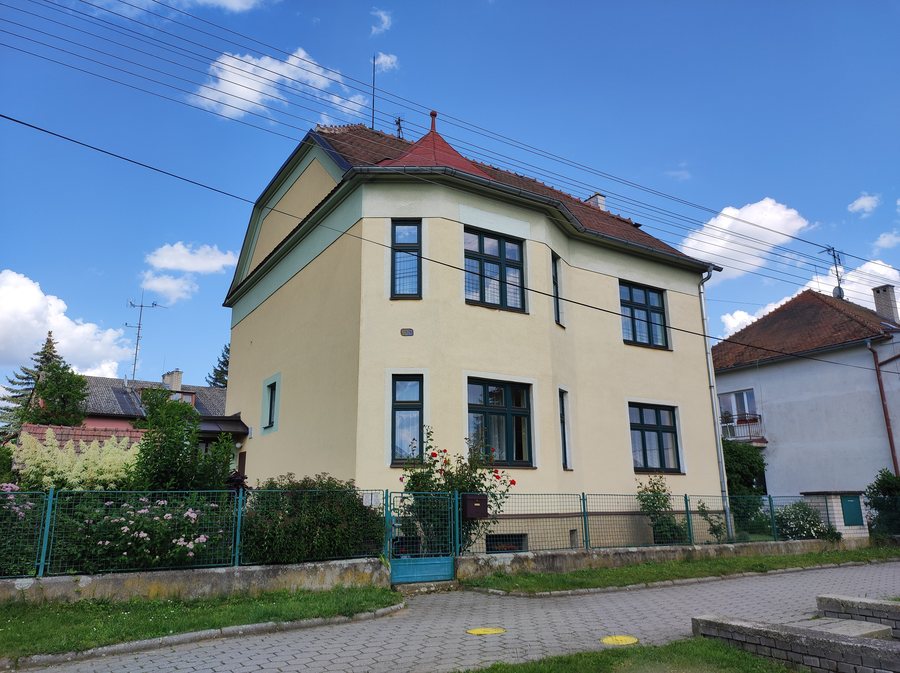 File:Buchlovice, Komenského 511.jpg