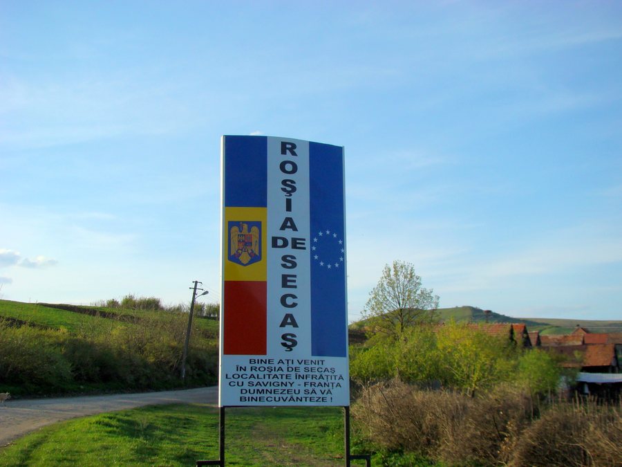 File:Roșia de Secaș (1).jpg