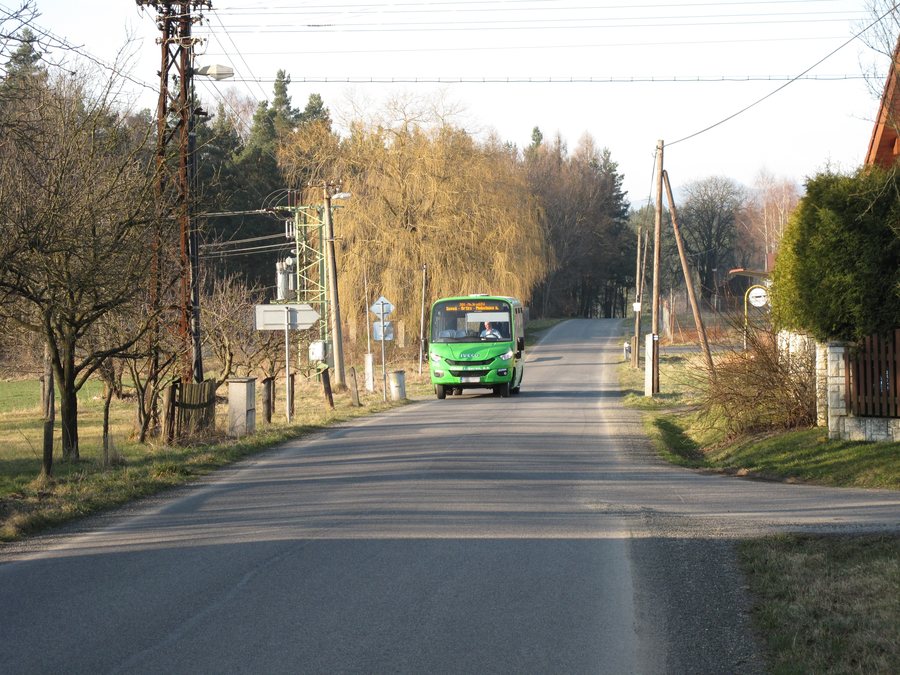 File:Vrtky, autobus.jpg