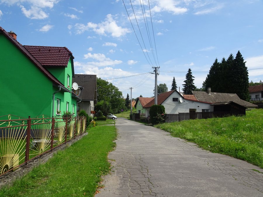 File:Bylnice, Svárov (2).jpg