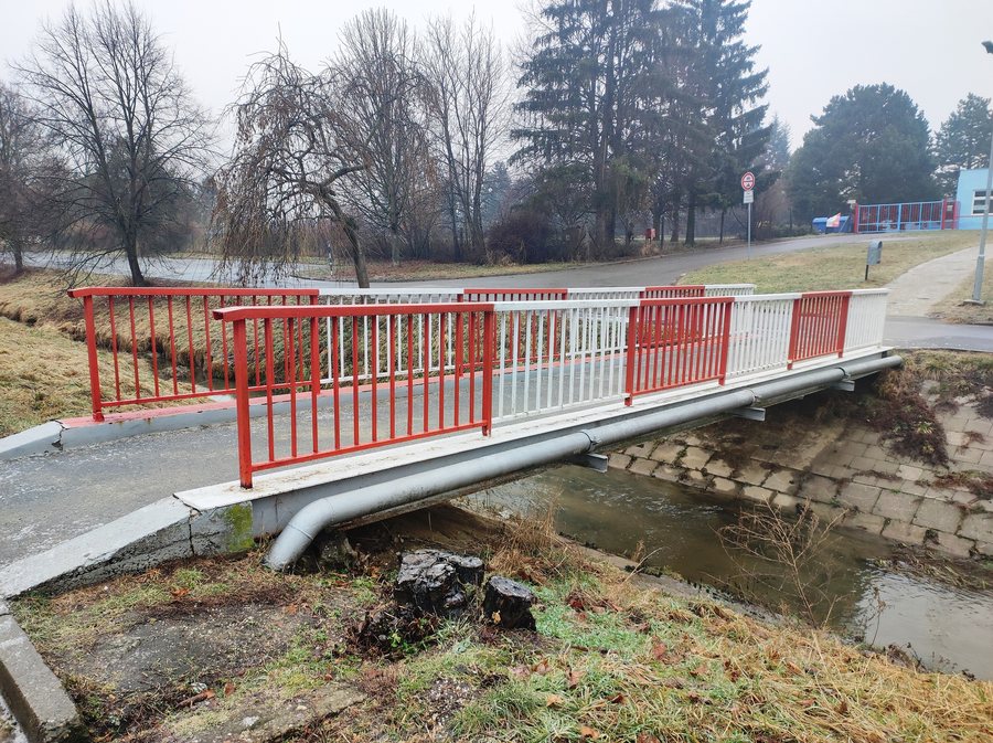 File:Staré Město (UH), Salašská, lávka.jpg