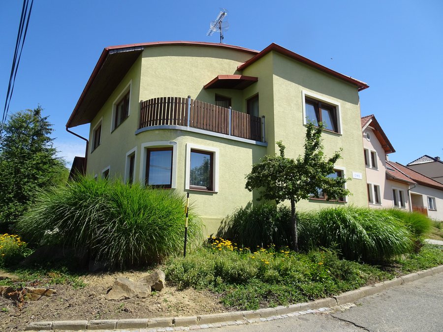 File:Hluk, Cihelní 1011.jpg