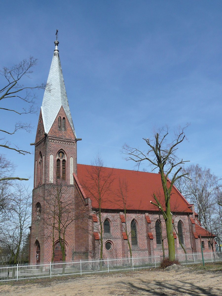 File:Lubowo kosciol filialny.jpg