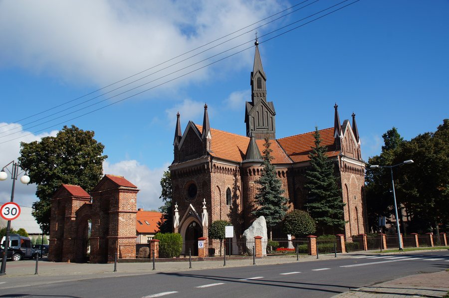 File:Konin Gosławicka 38 Kościół pw św Andrzeja-002.JPG