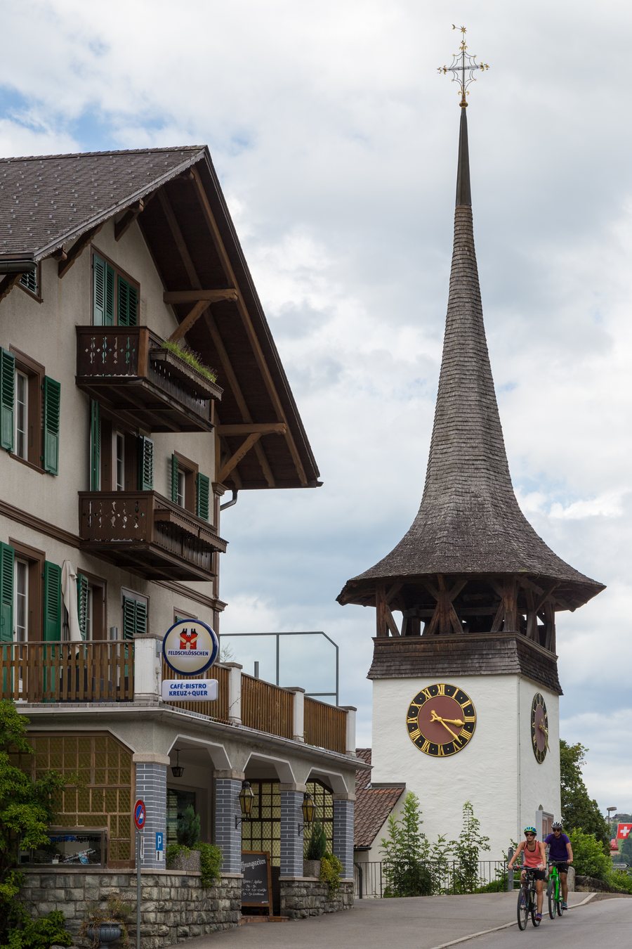 File:Tiefergelegt - Kirchturm in Reichenbach i. K