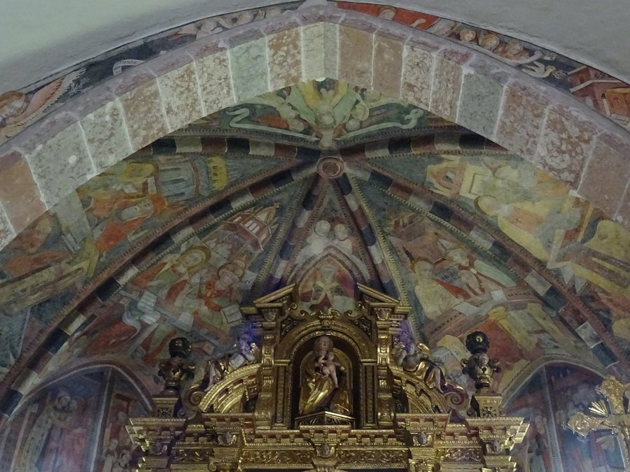File:Flavon, chiesa della Natività di San Giovanni Battista - Affreschi presbiterio 01.jpg