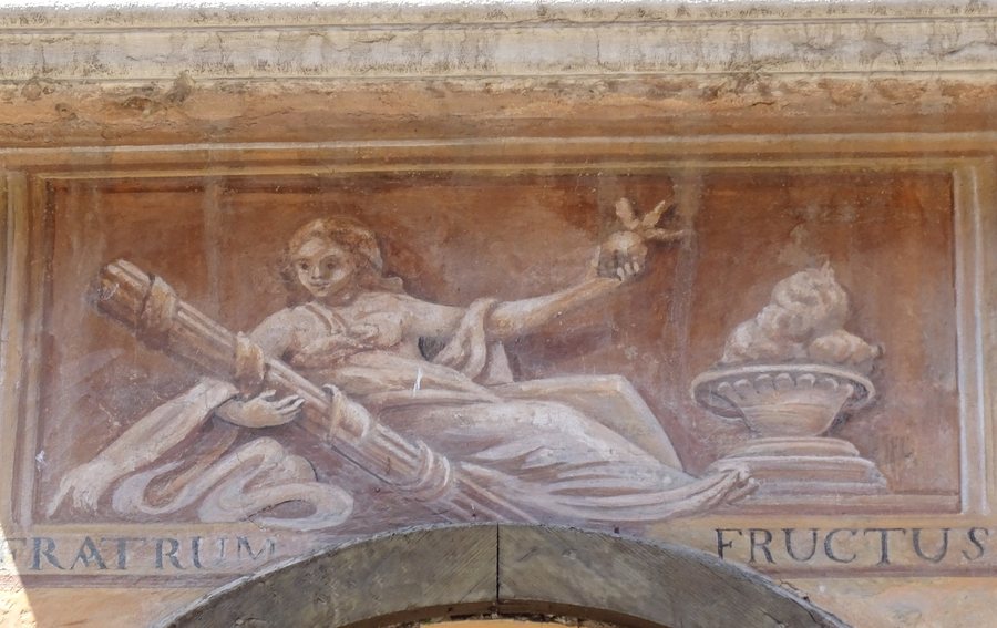 File:Fiera di Primiero - Affresco in via Terrabugio.jpg